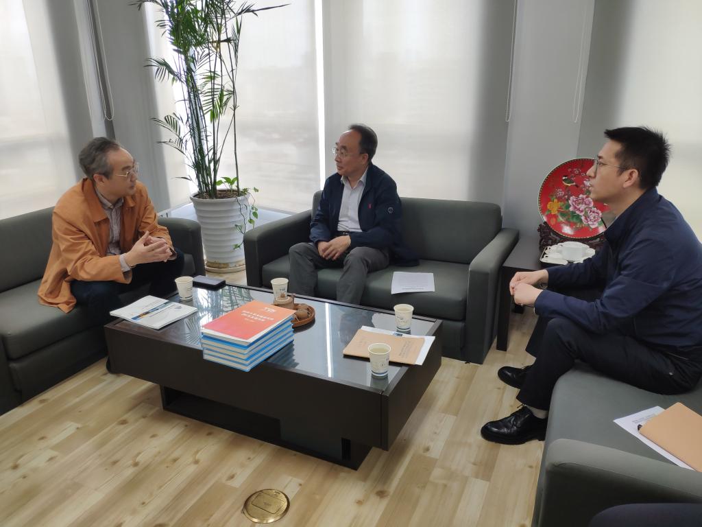 图1 与同济大学发展研究院院长会晤.jpg